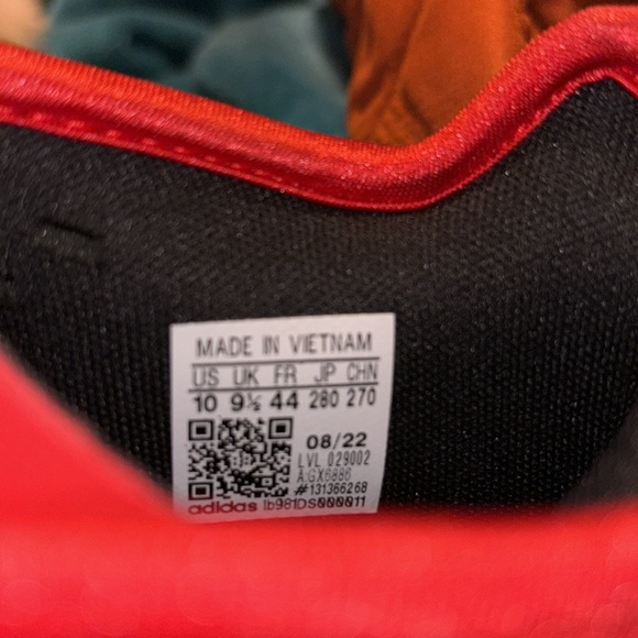 adidas | D.O.N. Issue 4 | Men - Size: 10 or Women - Size: 11 - Picture 14 of 16